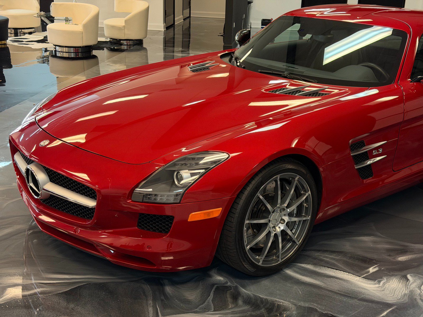 Used 2011 Mercedes-Benz SLS AMG Coupe image 4