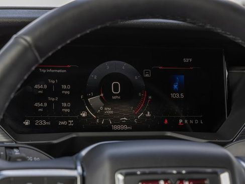 Used 2025 GMC Acadia Elevation image 19