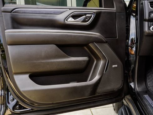Used 2022 GMC Yukon SLT w/ SLT Premium Package AWD/4WD image 31