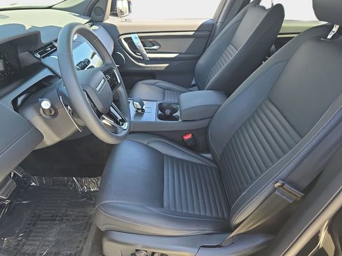 Certified 2025 Land Rover Discovery Sport Dynamic SE AWD/4WD image 15