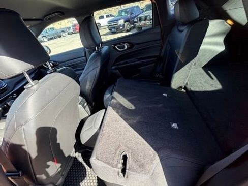 Used 2026 Jeep Compass Trailhawk image 13