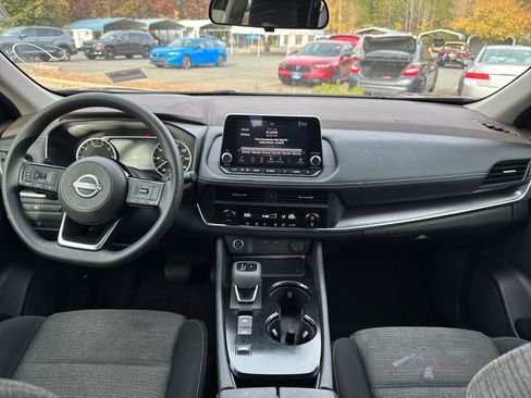Used 2023 Nissan Rogue SV image 12