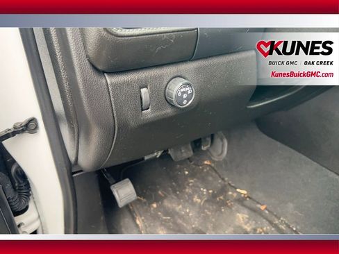 Used 2022 GMC Canyon Elevation image 10