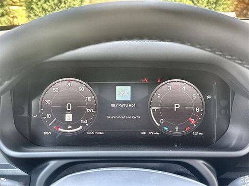 Used 2025 Land Rover Defender 110 S image 16