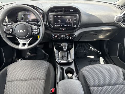 Used 2023 Kia Soul LX FWD image 14