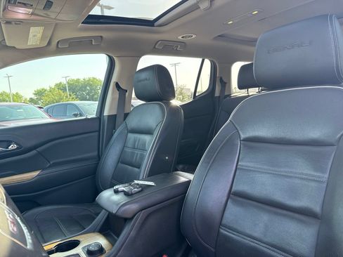 Used 2017 GMC Acadia Denali w/ Technology Package FWD image 11