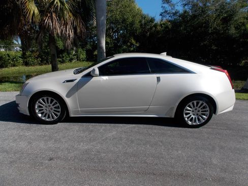 Used 2011 Cadillac CTS Performance RWD image 11