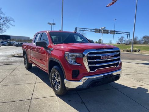 Used 2019 GMC Sierra 1500 SLE w/ SLE Value Package image 2