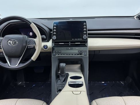 Used 2019 Toyota Avalon XLE image 19
