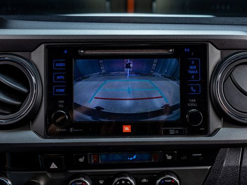 Used 2016 Toyota Tacoma TRD Sport image 25