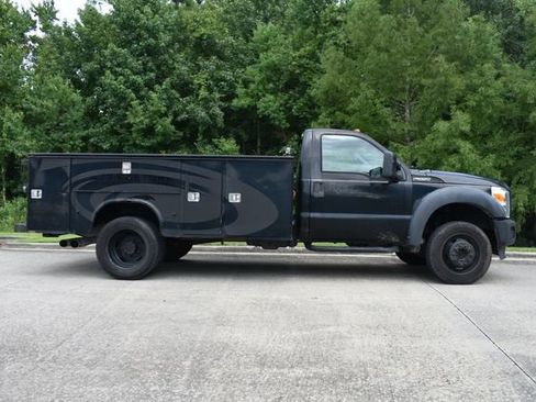Used 2011 Ford F550 w/ Payload Upgrade Pkg image 3