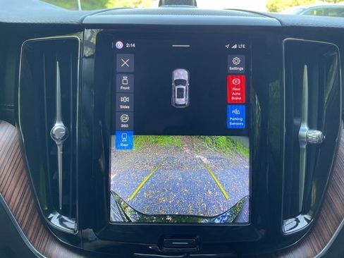 Certified 2023 Volvo XC60 B5 Ultimate AWD/4WD image 21