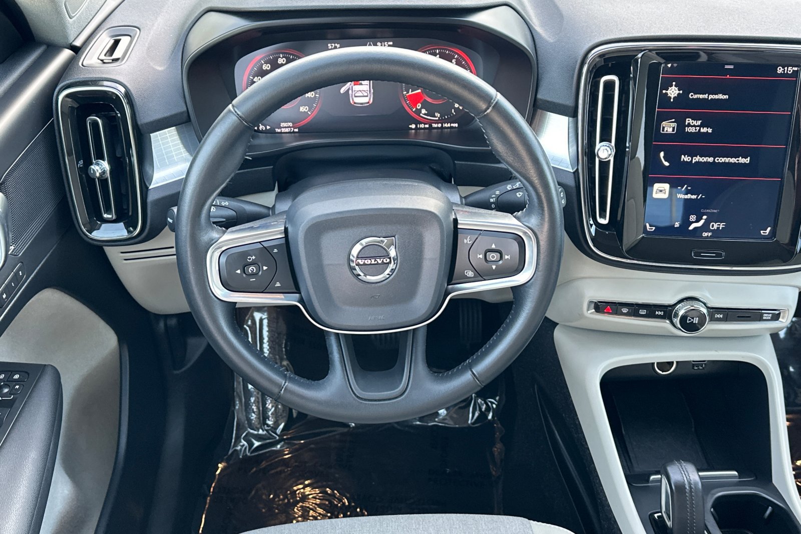 Used 2020 Volvo XC40 T5 Momentum AWD/4WD image 16
