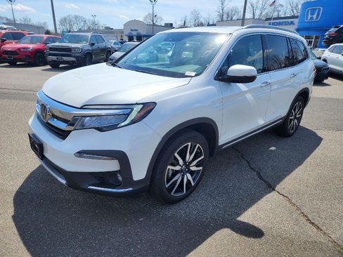 Used 2021 Honda Pilot Touring image 3