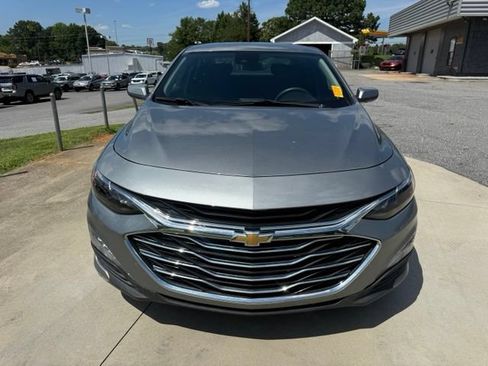 Used 2025 Chevrolet Malibu LT FWD image 3