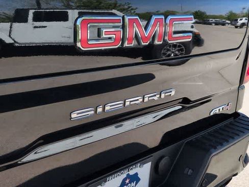 Used 2020 GMC Sierra 1500 AT4 w/ Off-Road Performance Package AWD/4WD image 13