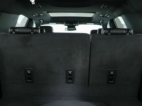 Used 2023 GMC Yukon XL SLT w/ SLT Luxury Package AWD/4WD image 34