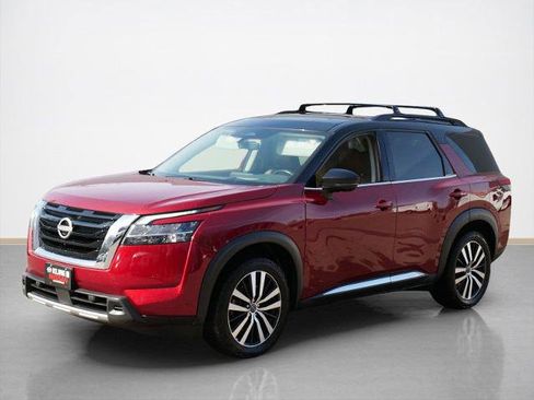 Certified 2023 Nissan Pathfinder Platinum w/ Cargo Package AWD/4WD image 7