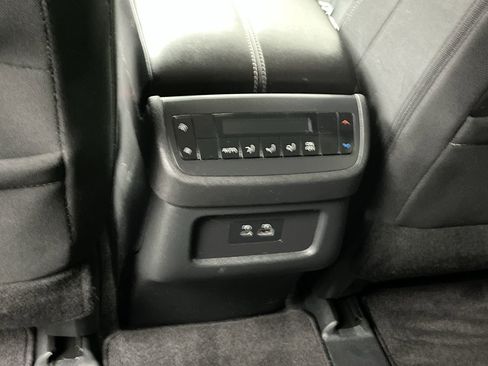 Used 2023 Nissan Pathfinder SV image 11