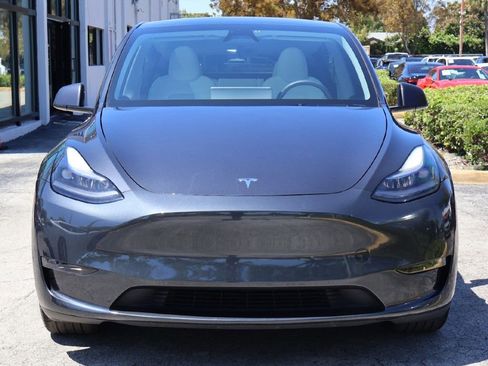 Used 2024 Tesla Model Y Long Range image 11