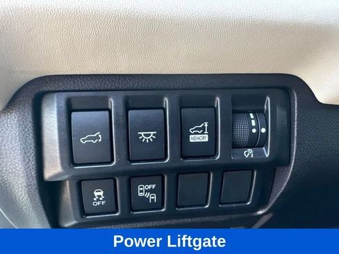 Used 2021 Subaru Ascent Limited w/ Technology Package AWD/4WD image 10