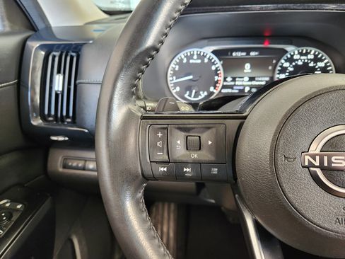 Used 2022 Nissan Pathfinder SV image 30