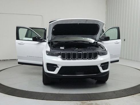 New 2026 Jeep Grand Cherokee Laredo X RWD image 11