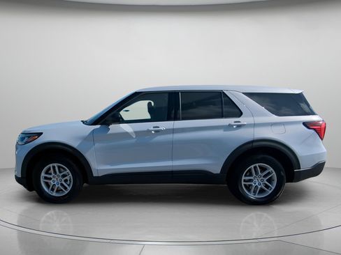 New 2026 Ford Explorer Active RWD image 16