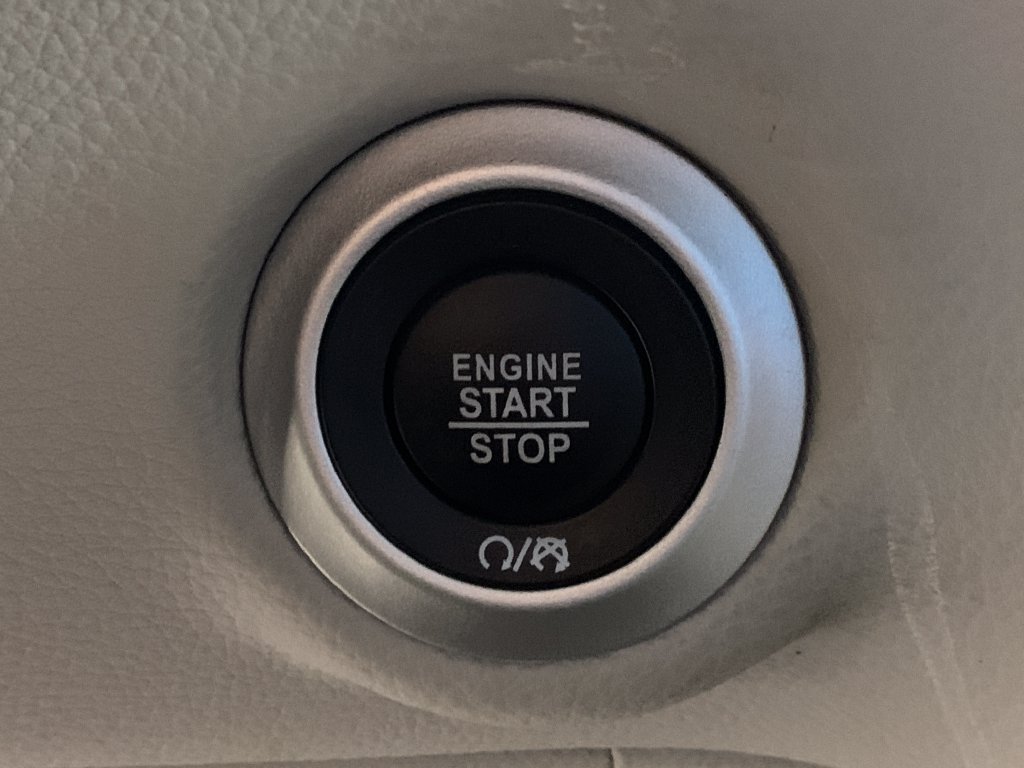 Used 2023 Chrysler Pacifica Touring-L w/ Uconnect Theater Family Group AWD/4WD image 30