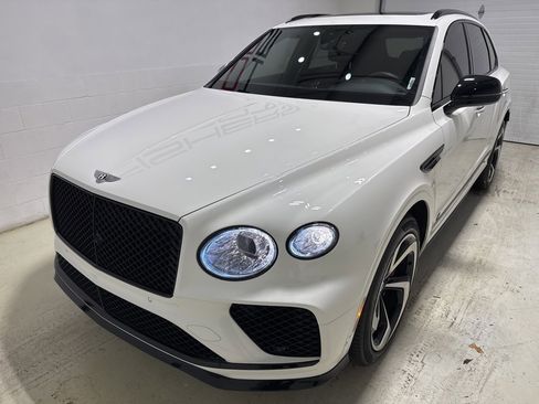 Used 2023 Bentley Bentayga image 9