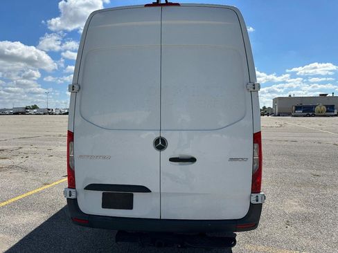 Used 2021 Mercedes-Benz Sprinter 2500 w/ Driver Convenience Package image 3