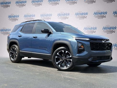 Used 2026 Chevrolet Equinox RS w/ Convenience Package III image 2