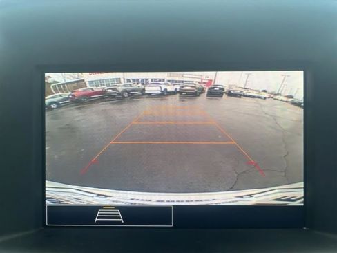 Used 2024 GMC Terrain SLE image 33