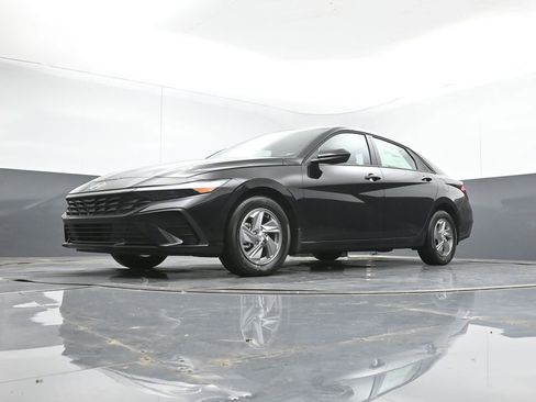 New 2026 Hyundai Elantra SE image 10