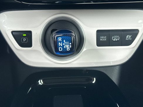 Used 2017 Toyota Prius Prime Premium FWD image 21