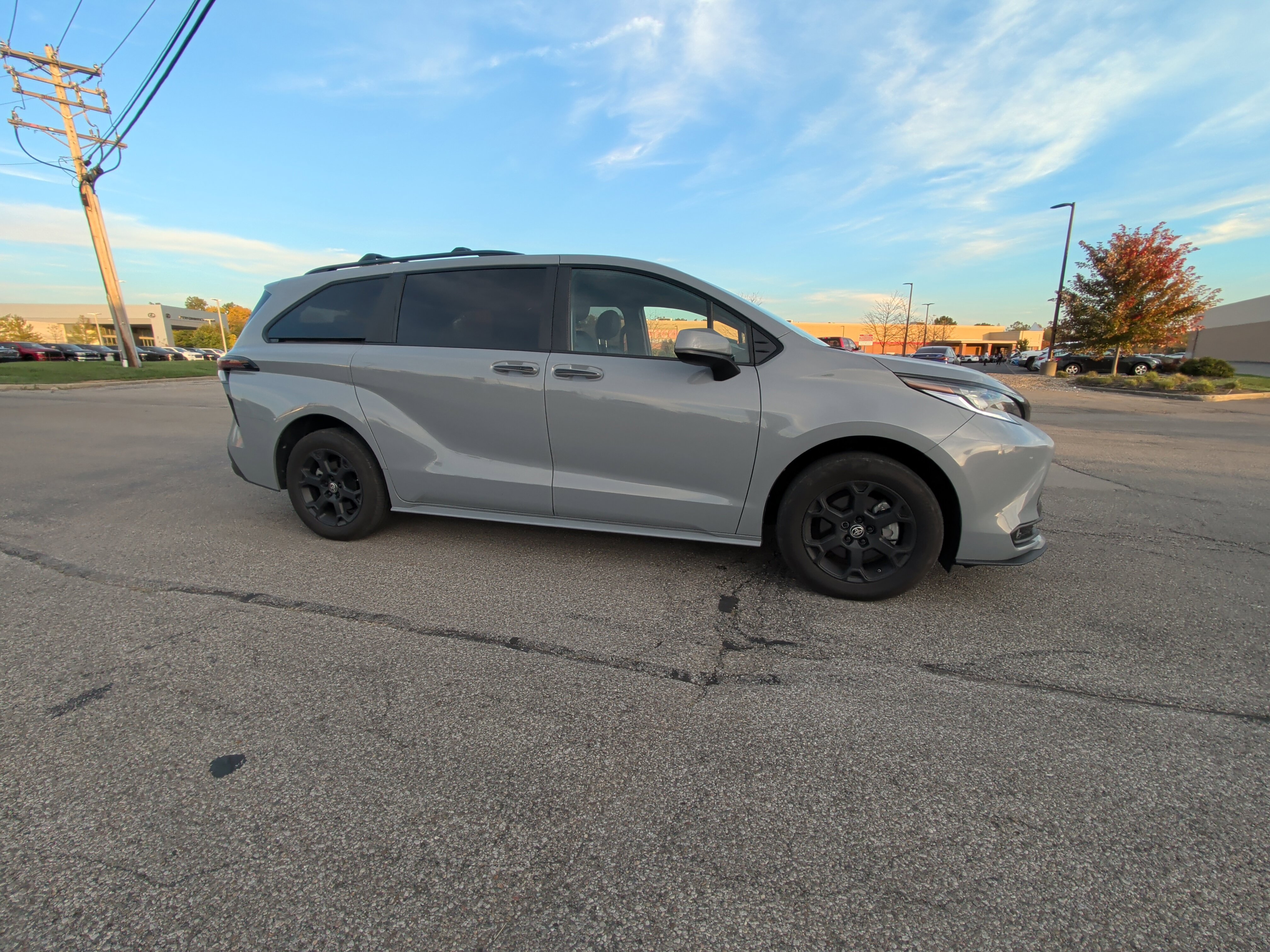 Used 2025 Toyota Sienna XLE Woodland Edition AWD/4WD image 20