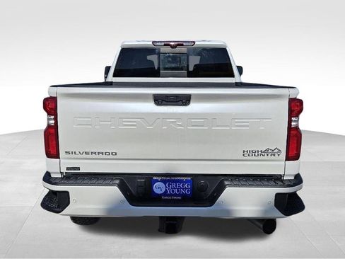 Used 2022 Chevrolet Silverado 2500 High Country w/ Z71 Off-Road Package AWD/4WD image 7