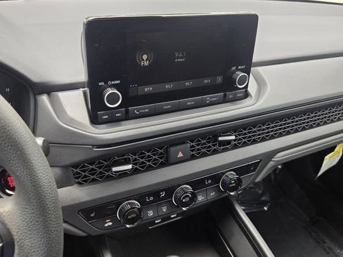 Certified 2025 Honda Accord SE image 19