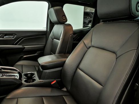 Used 2024 GMC Canyon Elevation w/ Elevation Premium Package AWD/4WD image 13