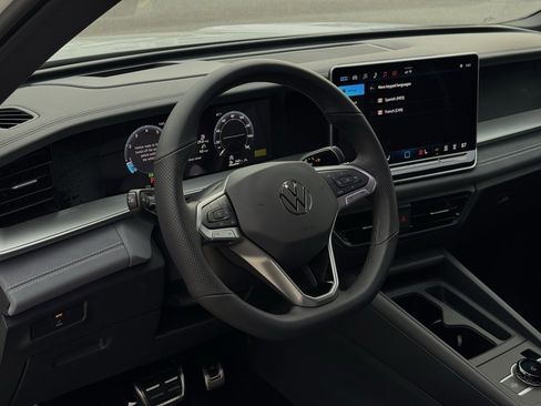 New 2026 Volkswagen Tiguan SE R-Line image 20