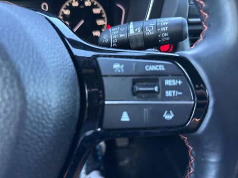 Used 2025 Honda Pilot Sport image 19