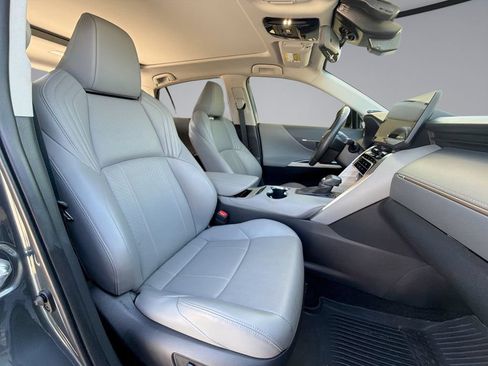 Used 2021 Toyota Venza Limited w/ Advanced Technology Package AWD/4WD image 16