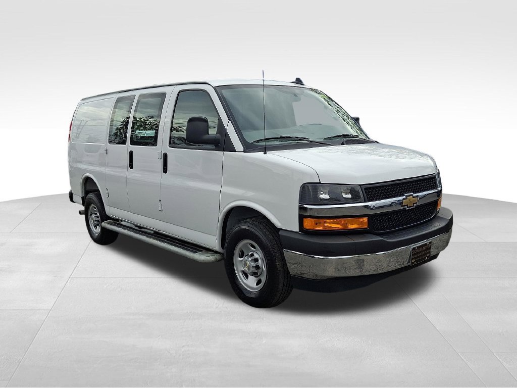 Used 2025 Chevrolet Express 2500 w/ Driver Convenience Package RWD image 1
