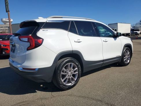 Used 2023 GMC Terrain SLT image 6