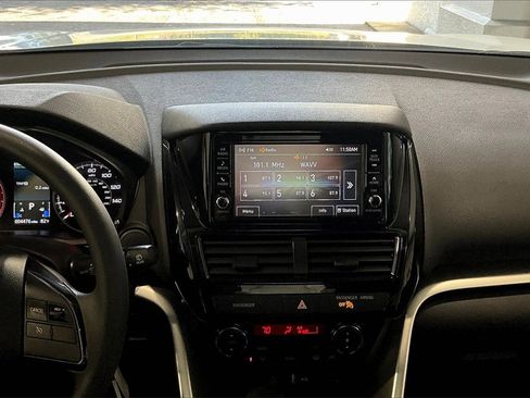 Used 2025 Mitsubishi Eclipse Cross ES image 10