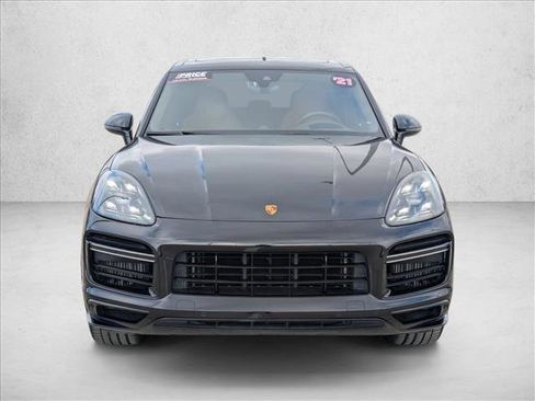 Used 2021 Porsche Cayenne Turbo image 9