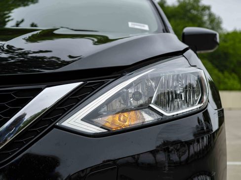 Used 2017 Nissan Sentra SV FWD image 11
