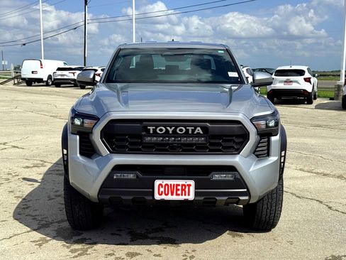 Used 2024 Toyota Tacoma TRD Off-Road image 5