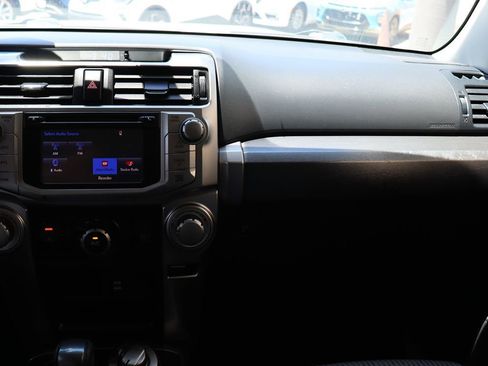 Used 2018 Toyota 4Runner SR5 AWD/4WD image 44