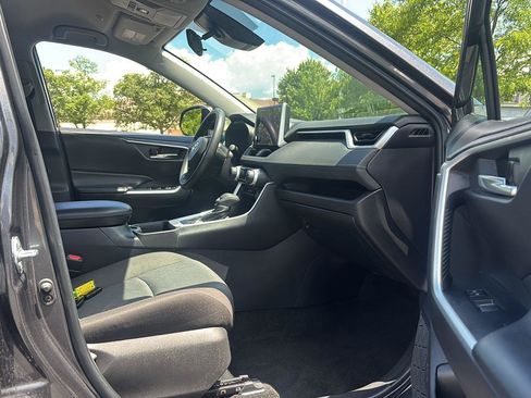 Used 2024 Toyota RAV4 XLE FWD image 15